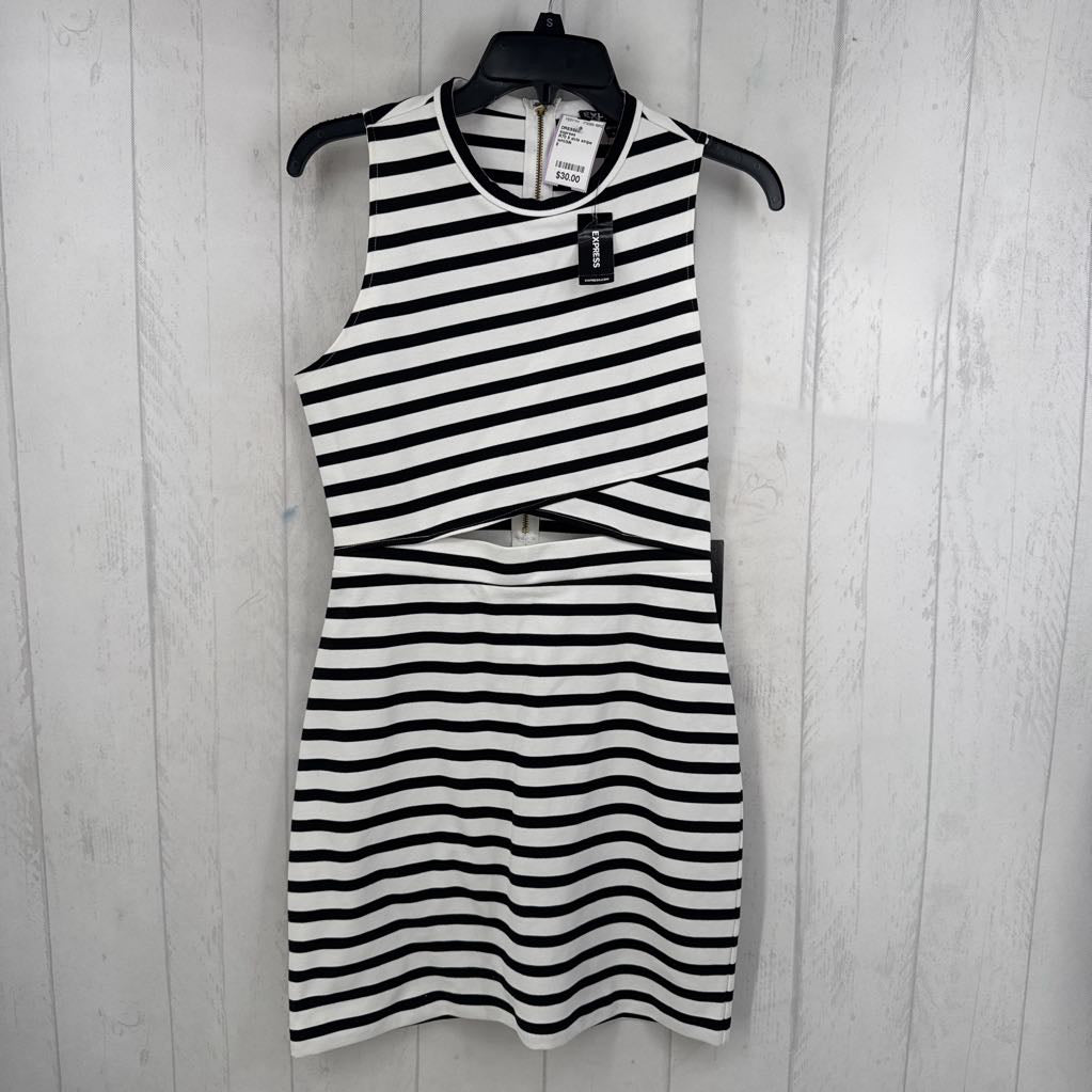 R70 8 slvls stripe middle cutout dress
