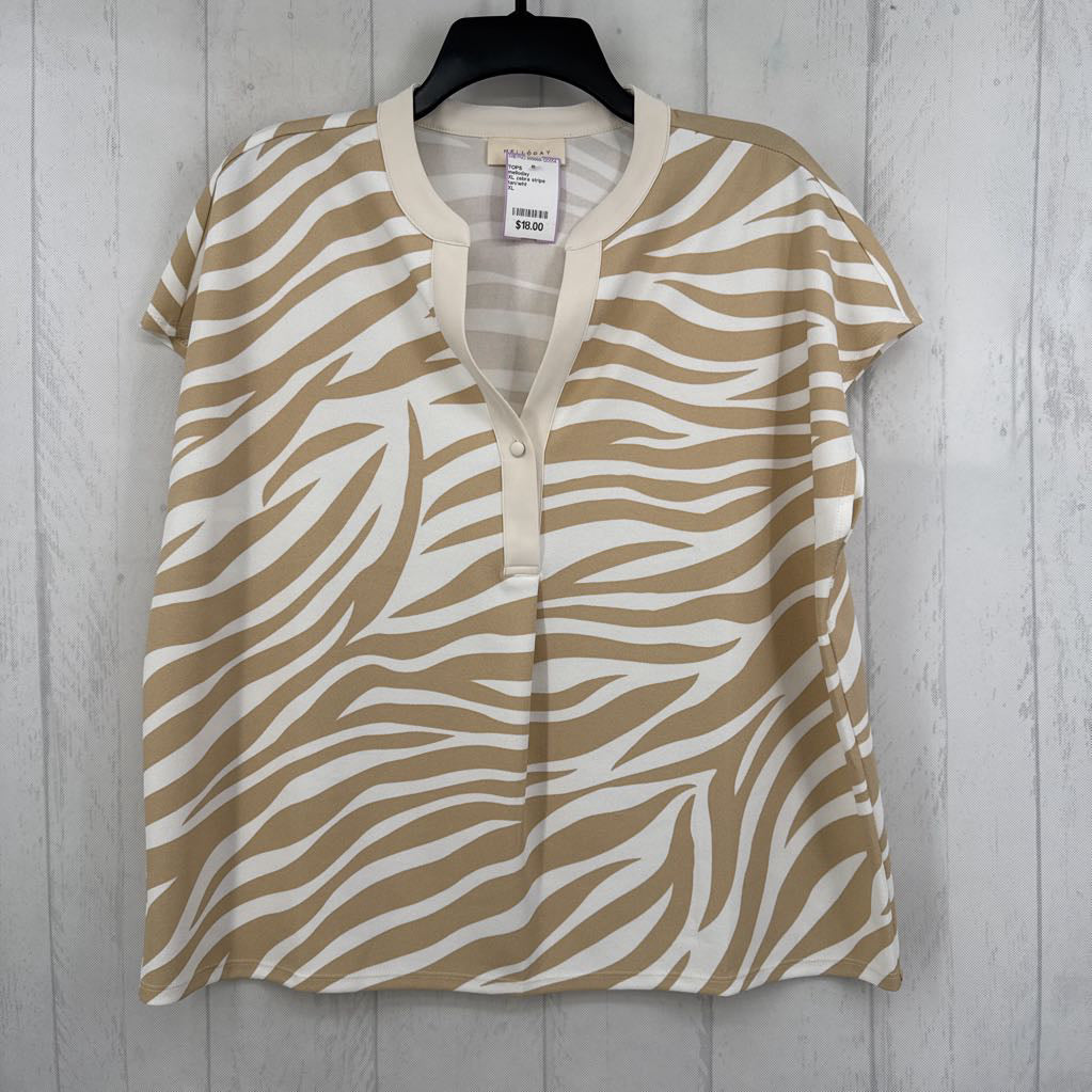XL zebra stripe split neck cap slv top
