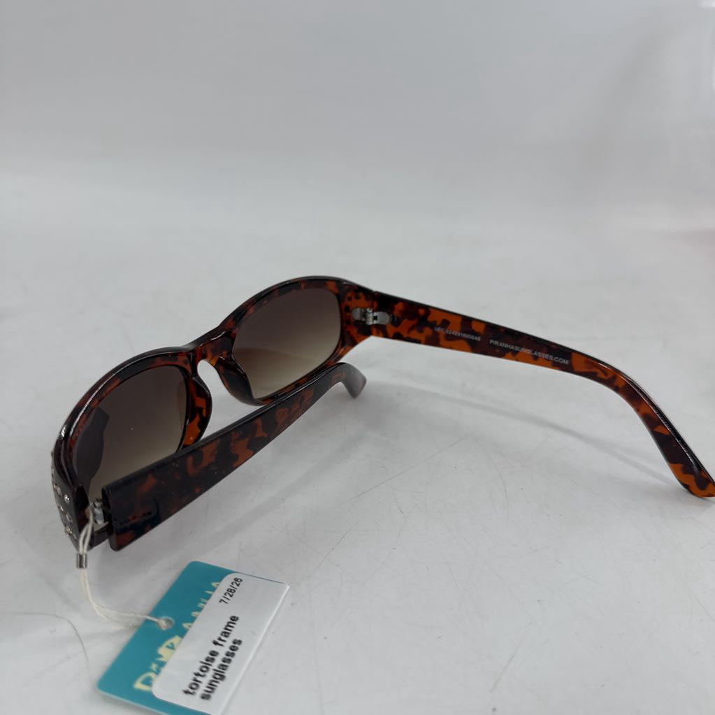 tortoise frame sunglasses