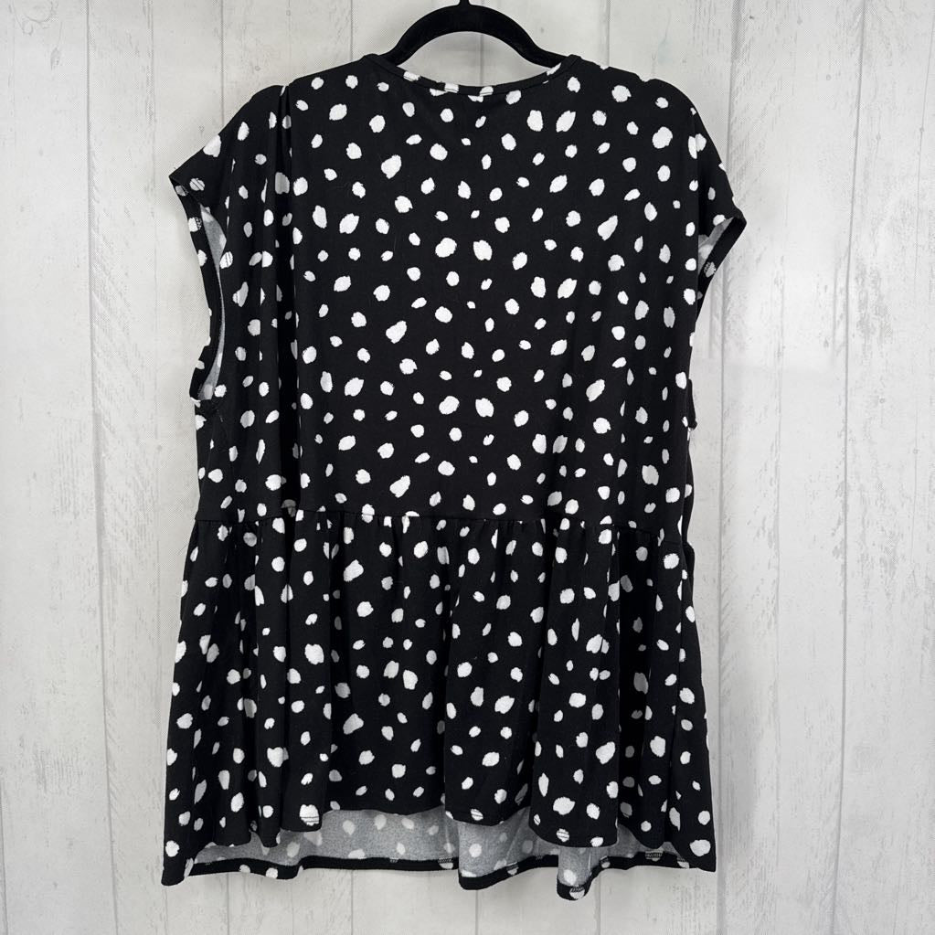 XL dot print v-neck cap slv peplum top