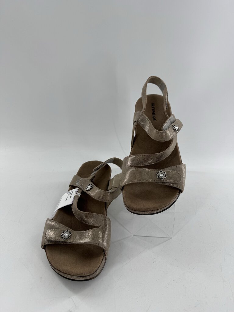 9 velcro strap sandal