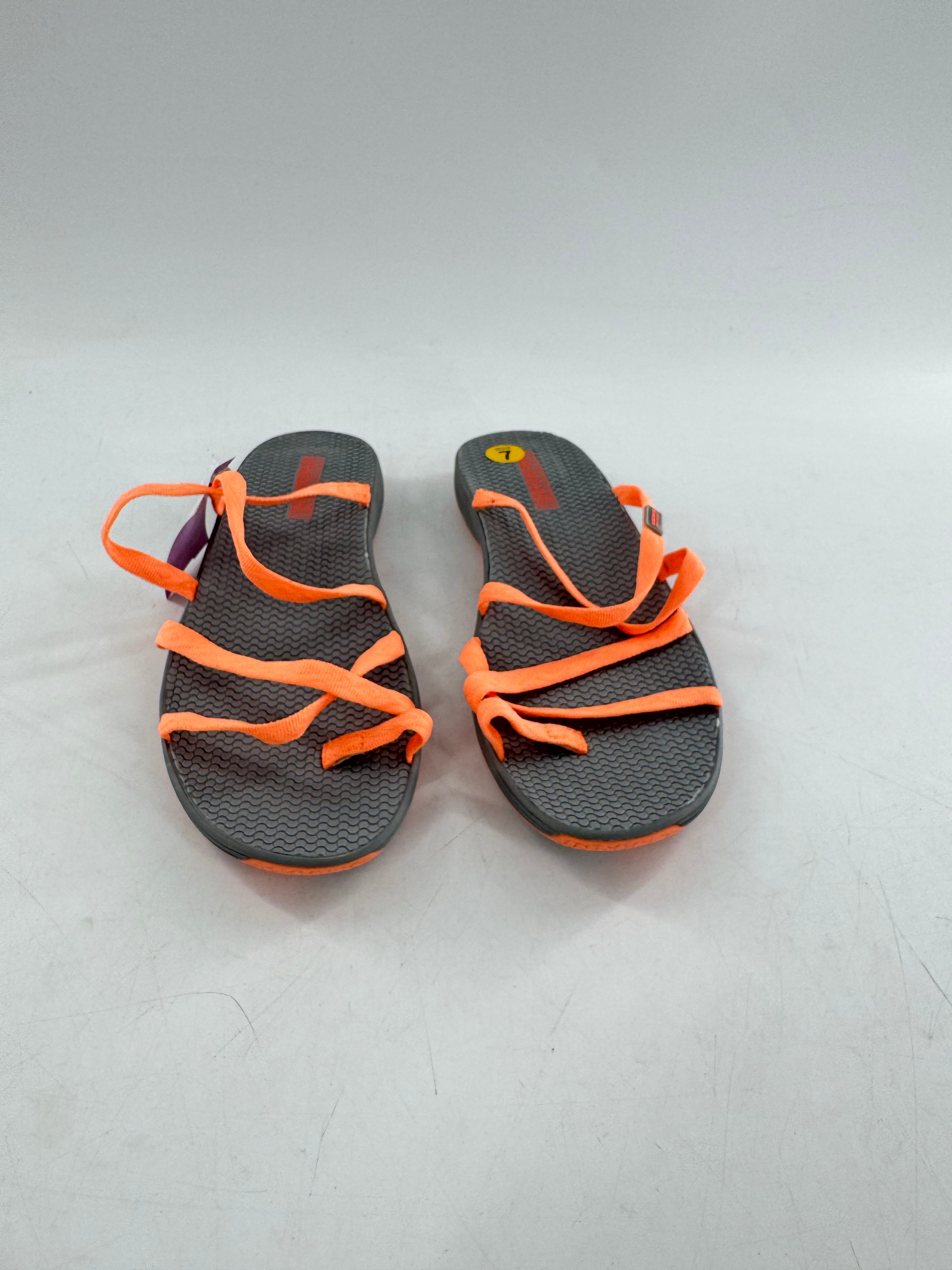 7 strappy sandal