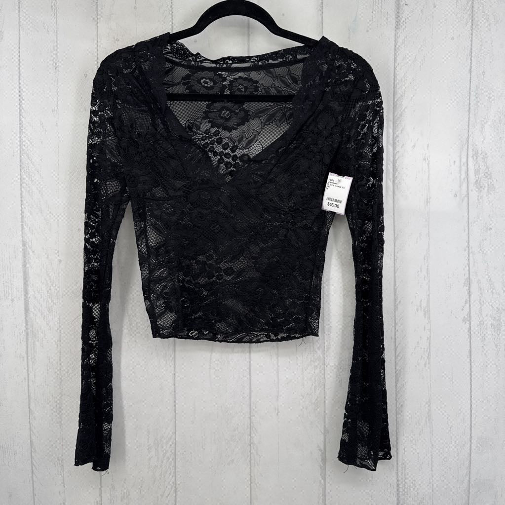 M lace v-neck l/s top