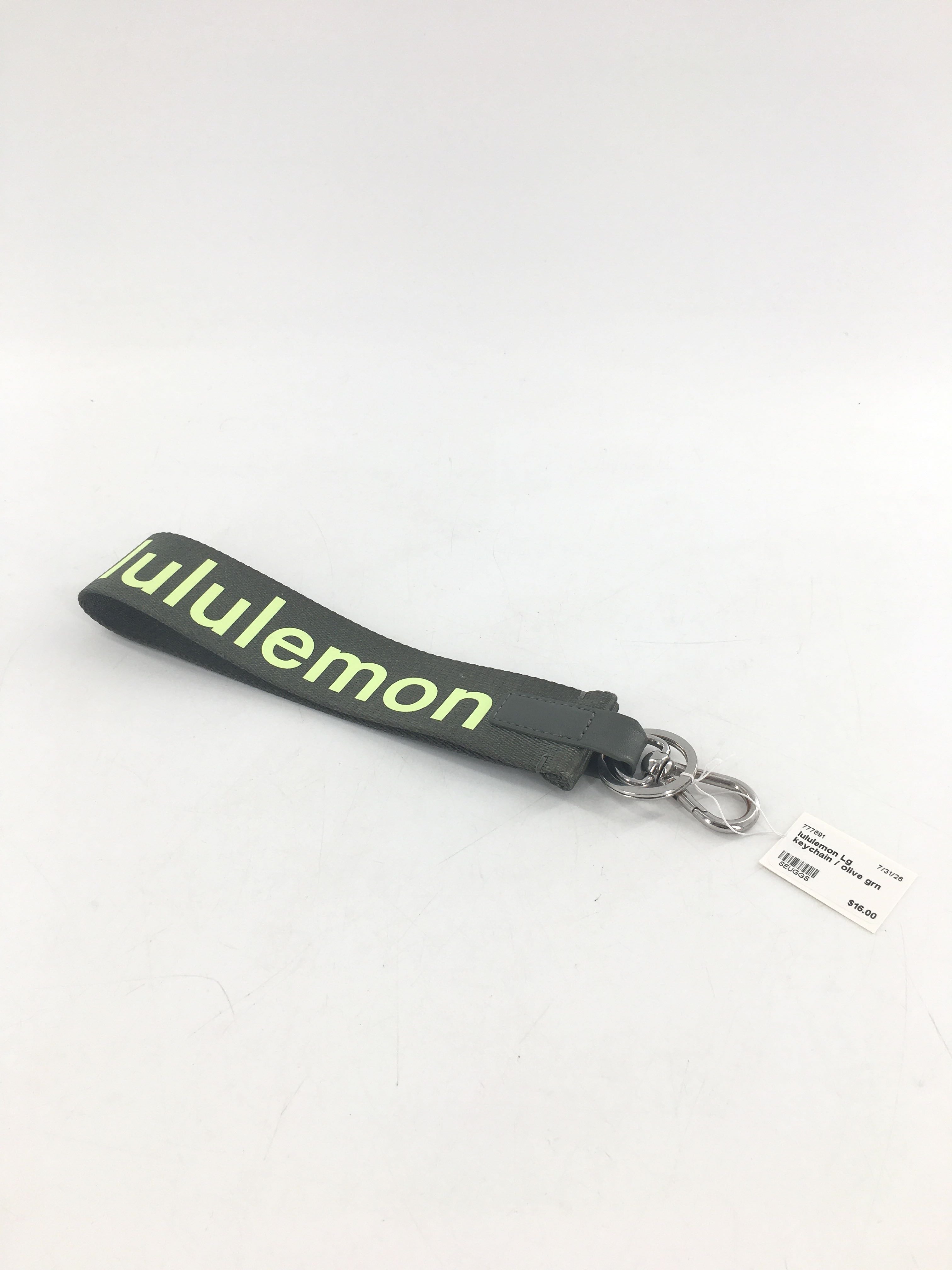 lululemon Lg keychain / olive grn