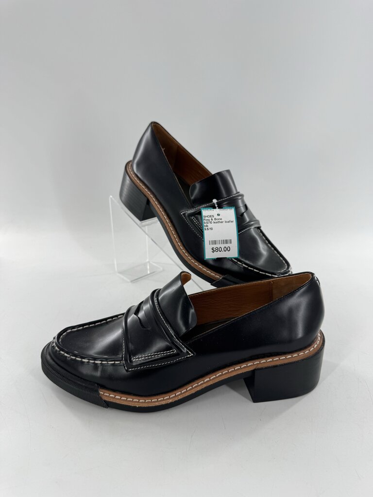 9.5/10 leather loafer