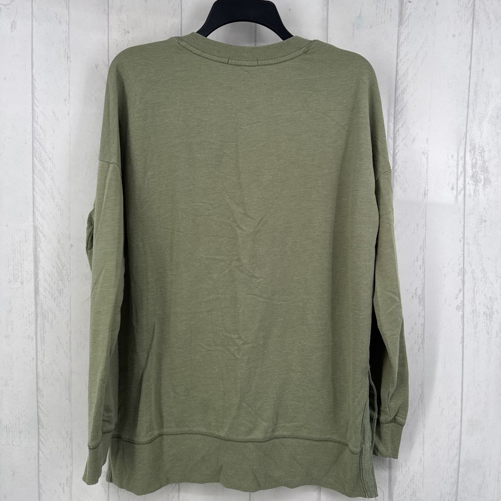 M v-neck sweatshirt