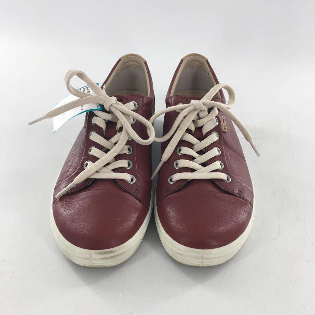 8 lace up sneakers