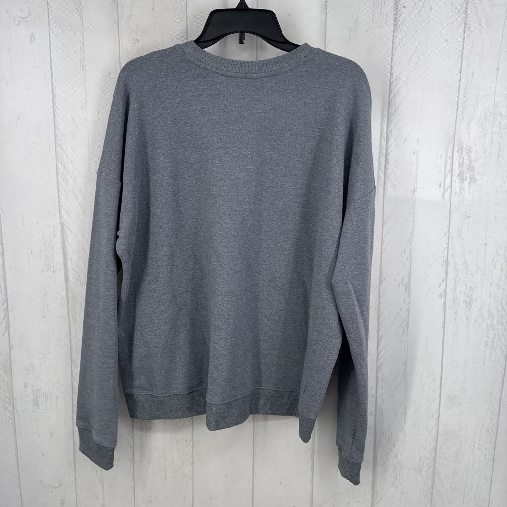 L crewneck sweatshirt