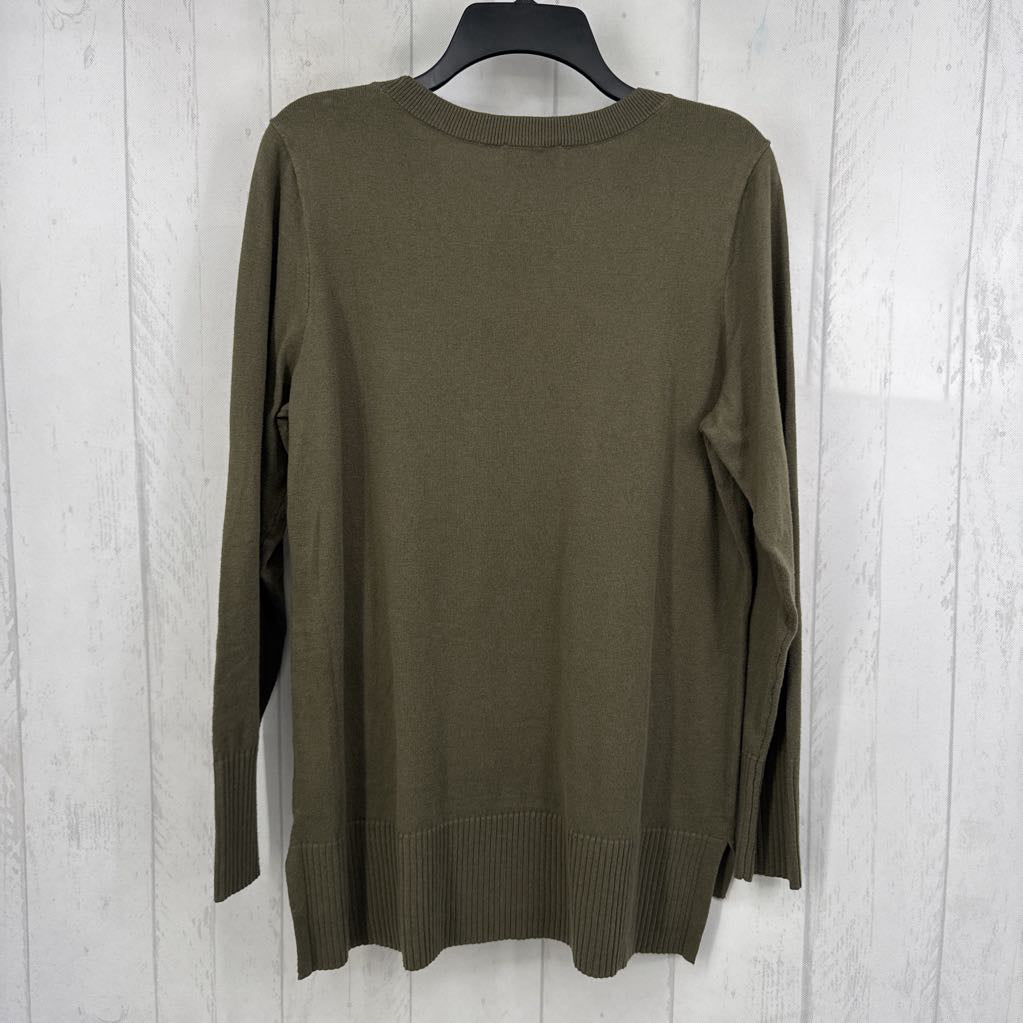 M crewneck sweater