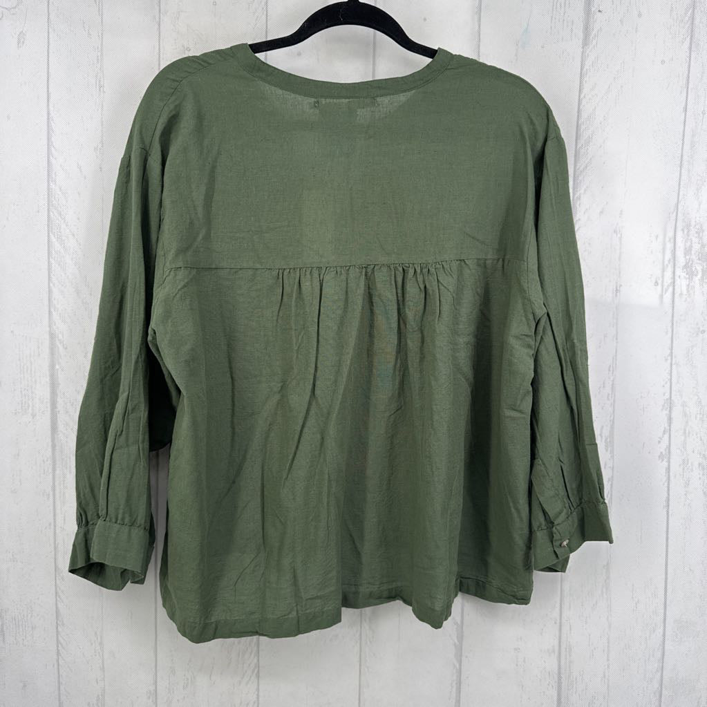 R66 L button down l/s top