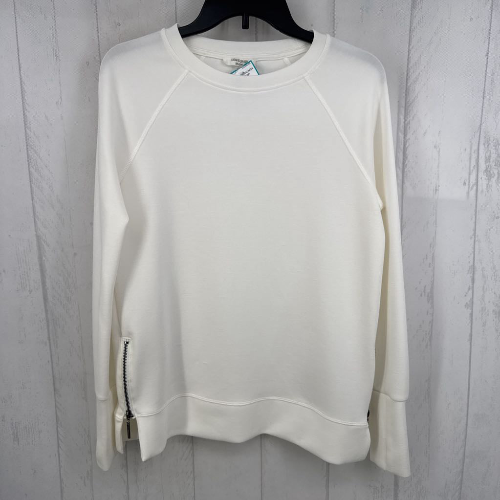 S crewneck sweatshirt