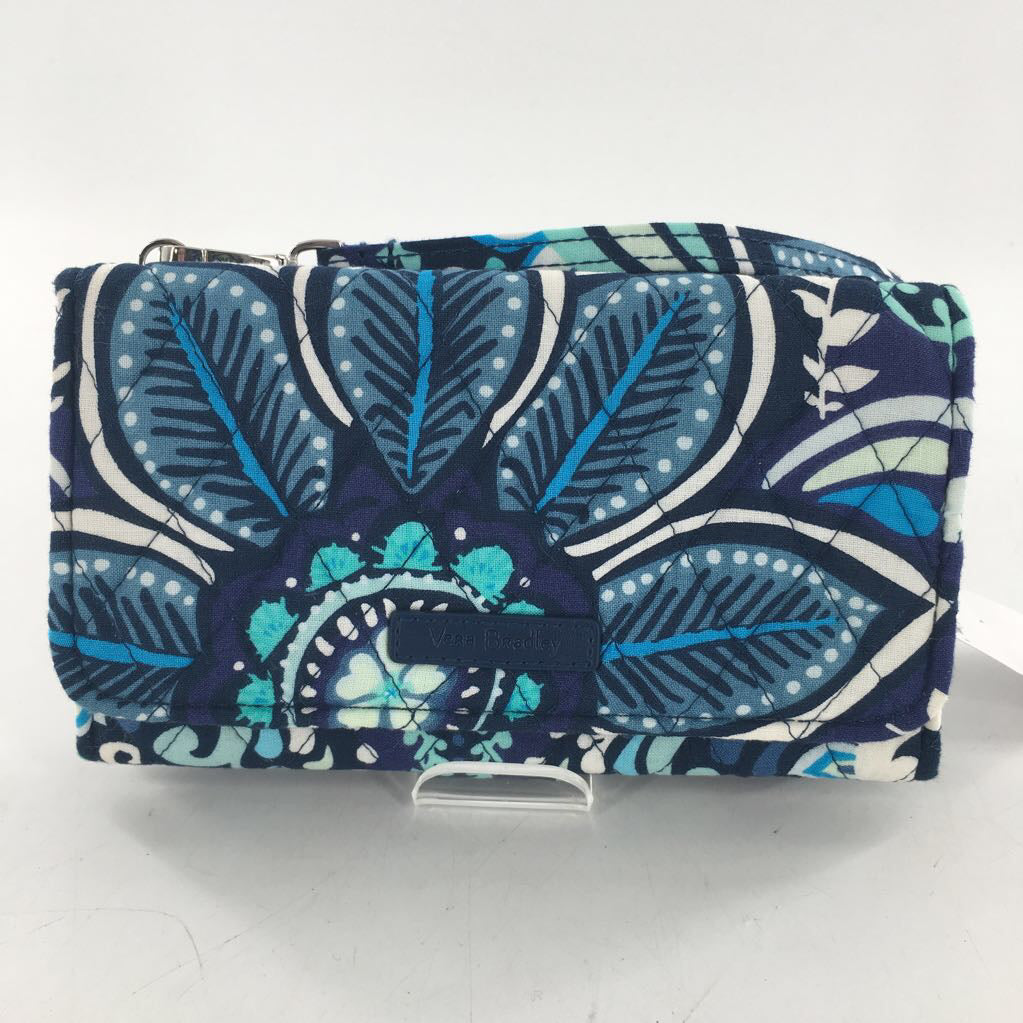 R65 trifold leaf print wallet/wristlet