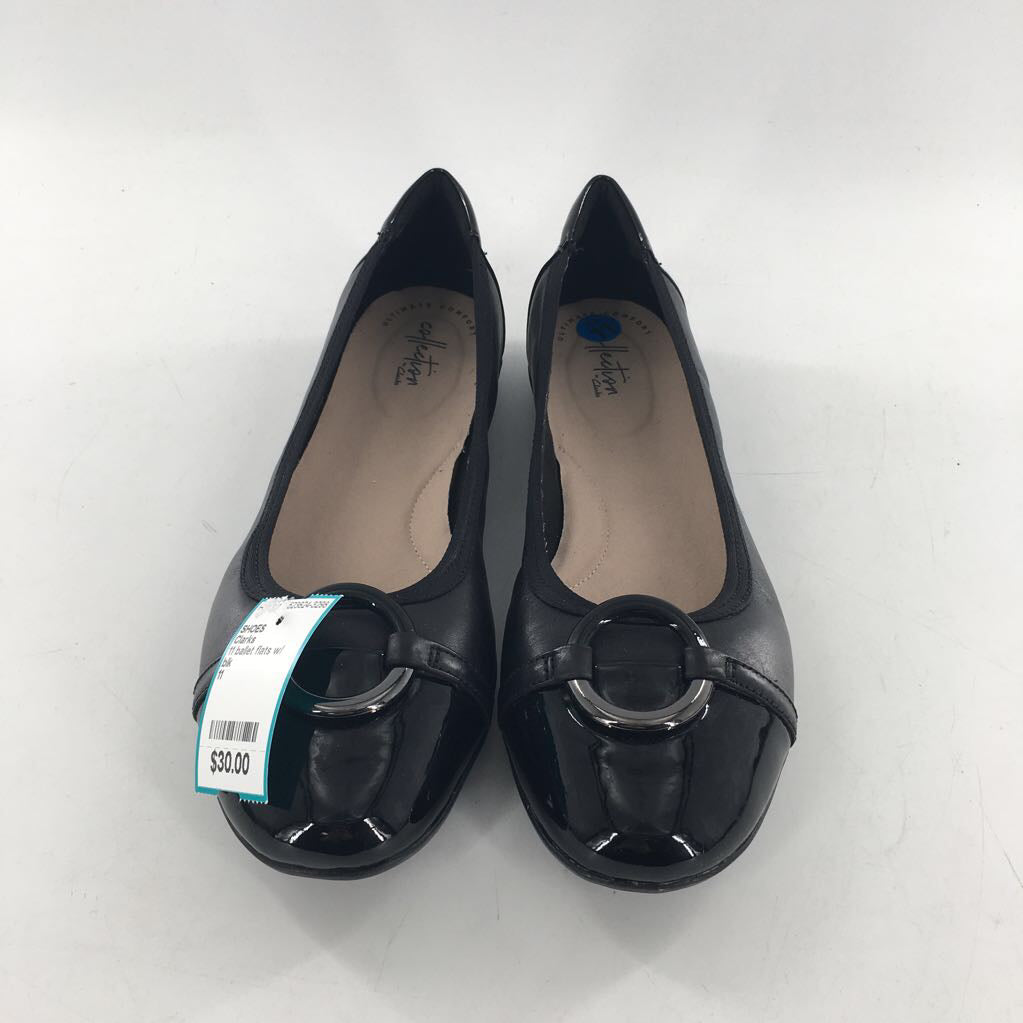 11 ballet flats w/ patent toe cap w/ gunmetal ring detail