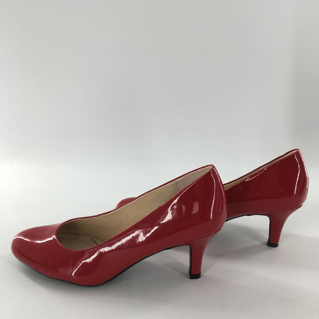 8 patent leather low-heel pumps