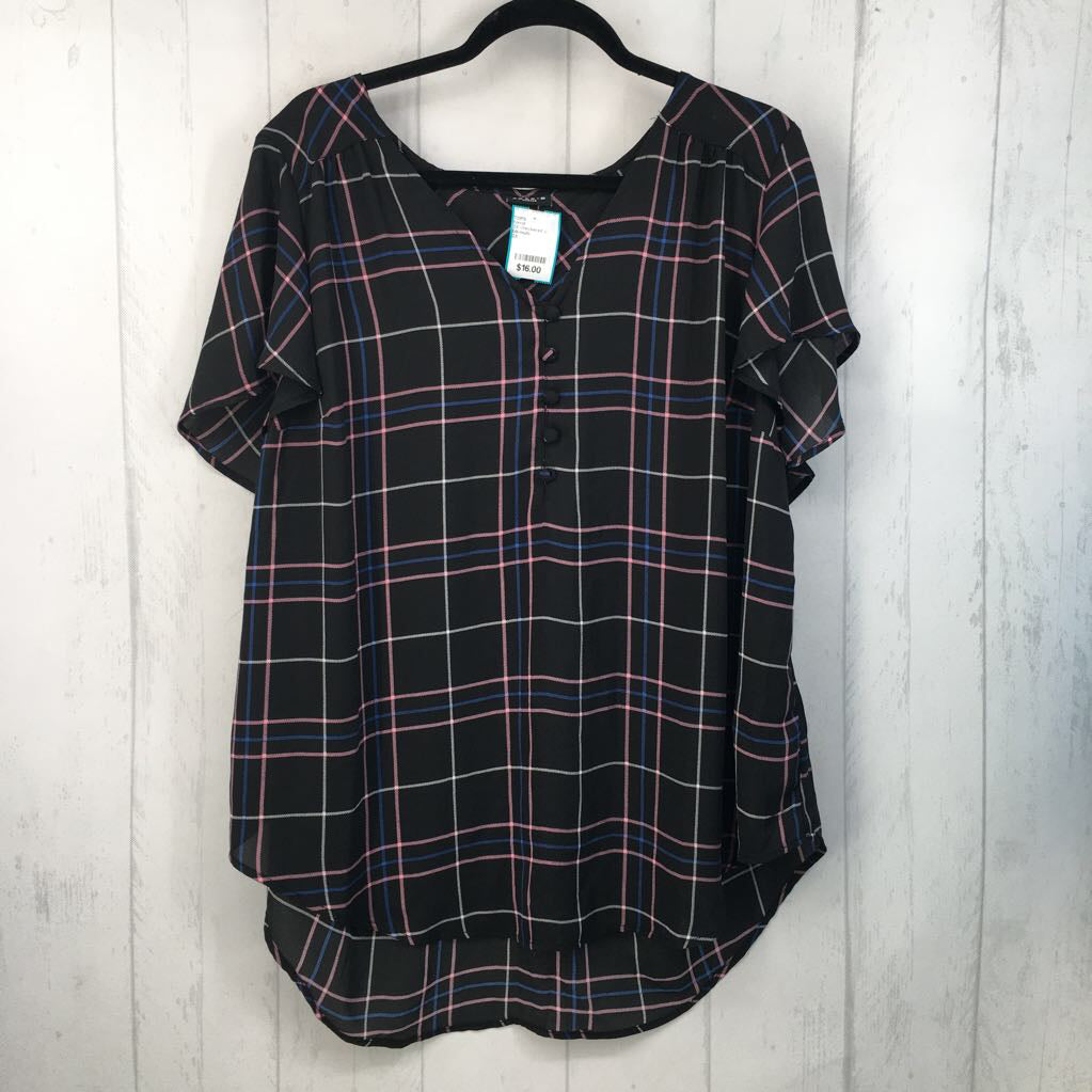 2X checkered v-neck s/s top