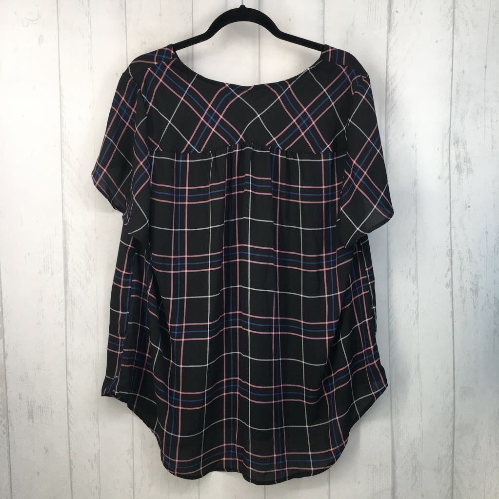 2X checkered v-neck s/s top