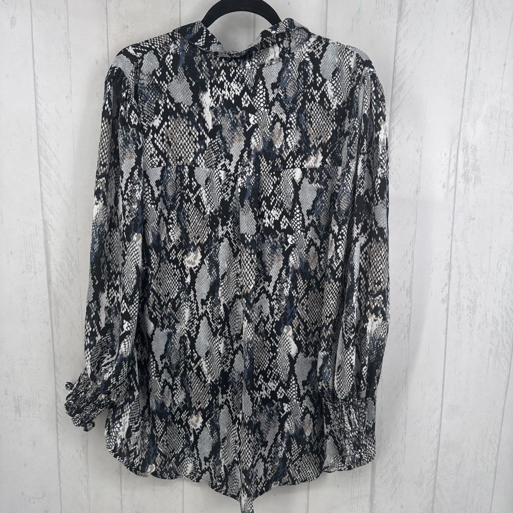 2x snakeskin print smocked cuff button shirt