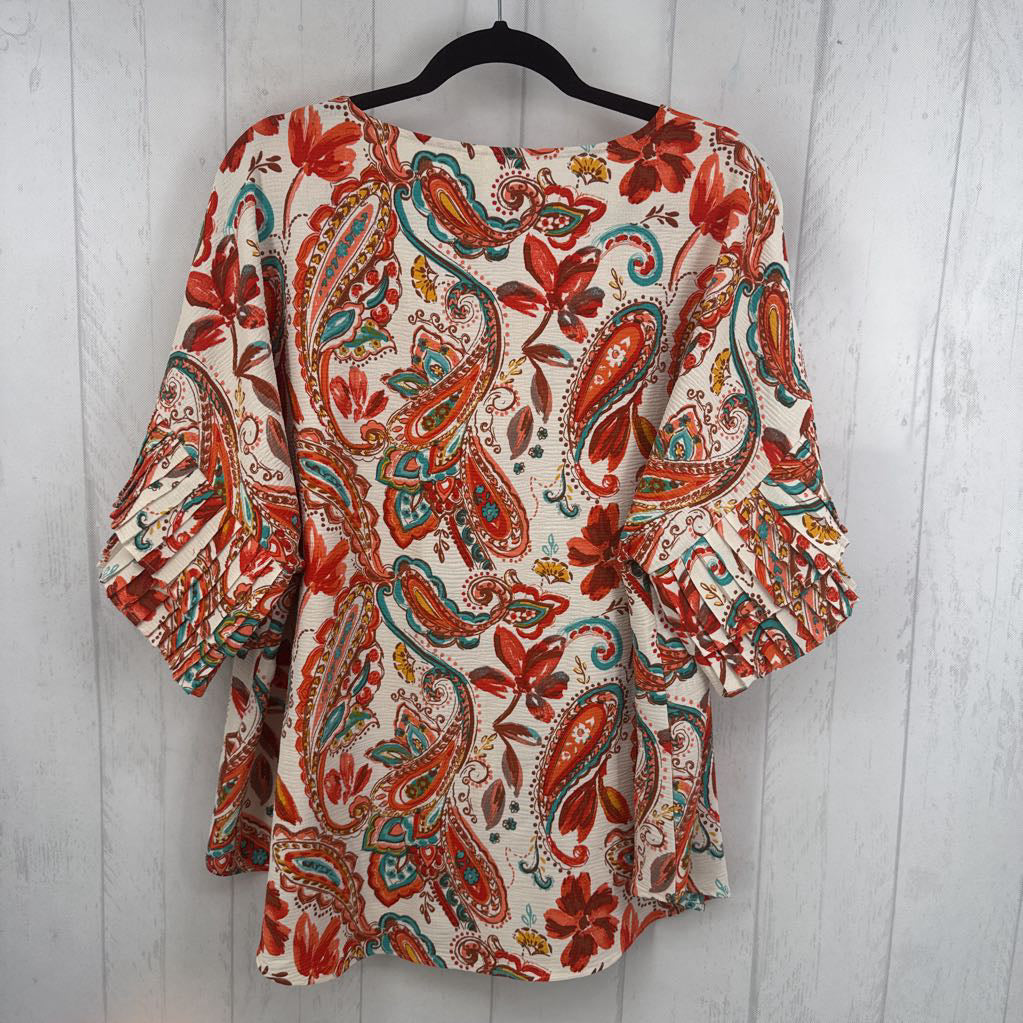 18/20w accordion pleated slv paisley print top