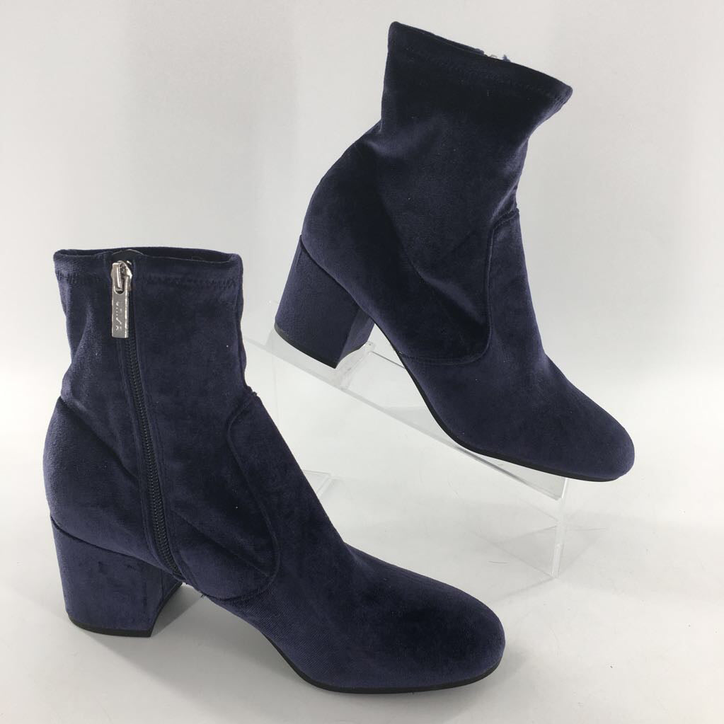 7.5 velvet ankle boot