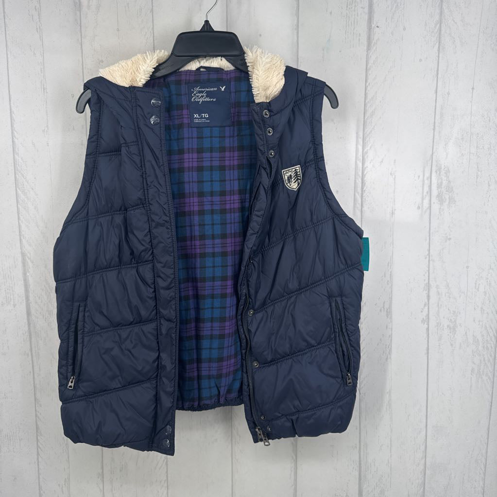 XL hooded puffer vest