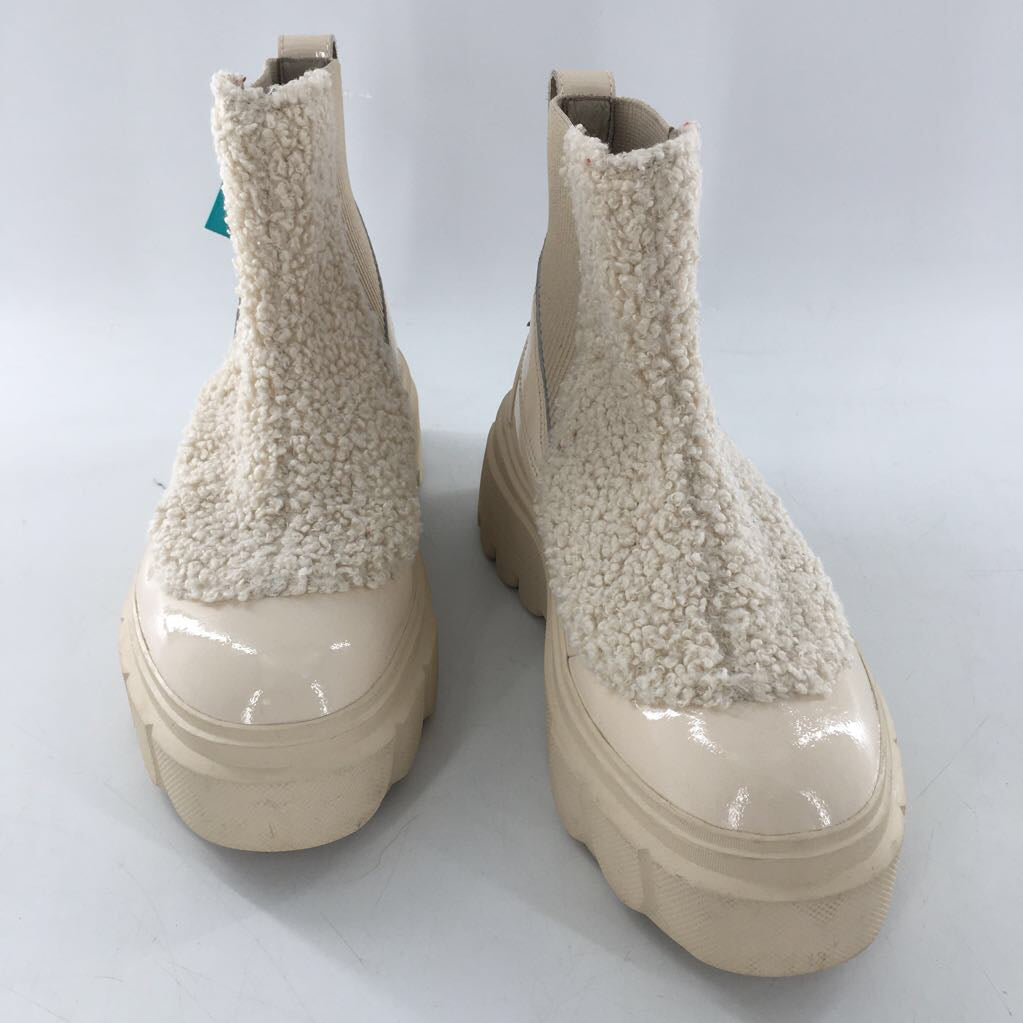 7 fleece & patent leather boot