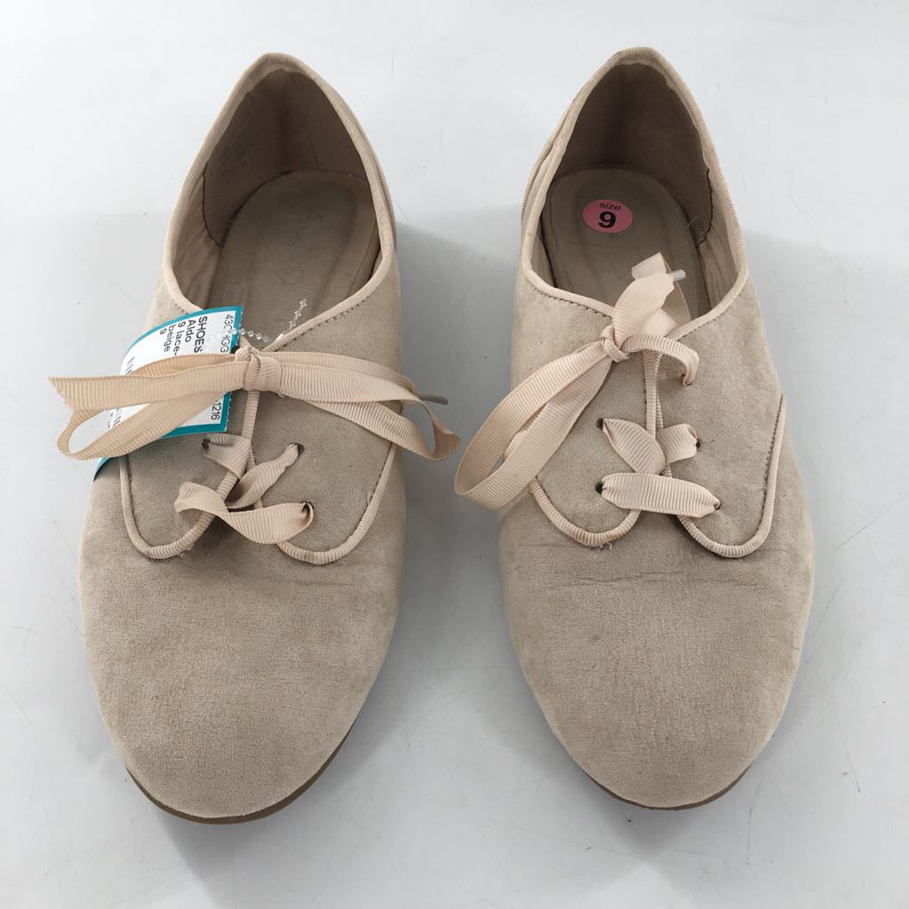9 lace-up flats