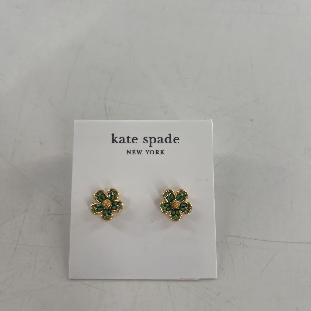 green flower earrings