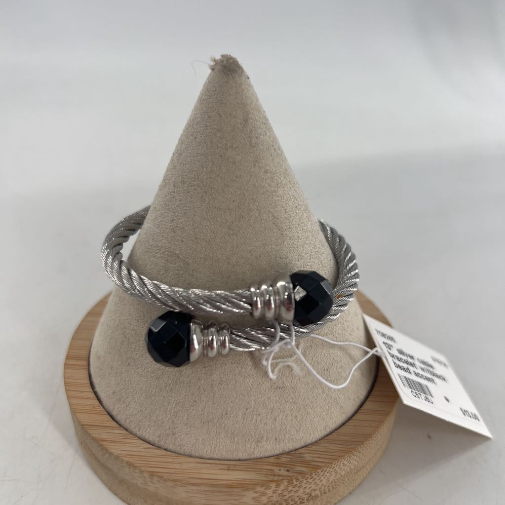 13" silver cable bracelet w/tblack bead accent