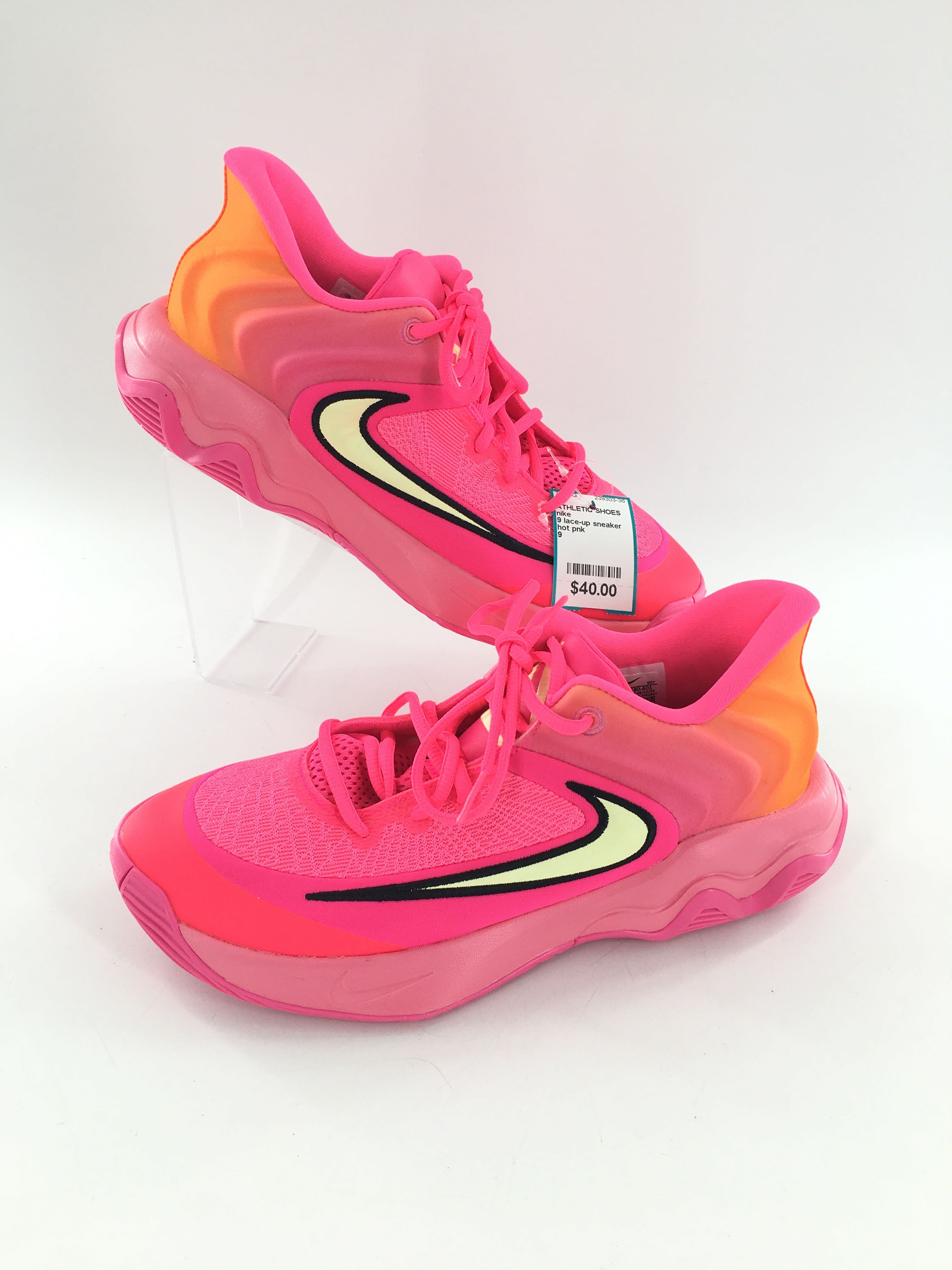 9 lace-up sneaker