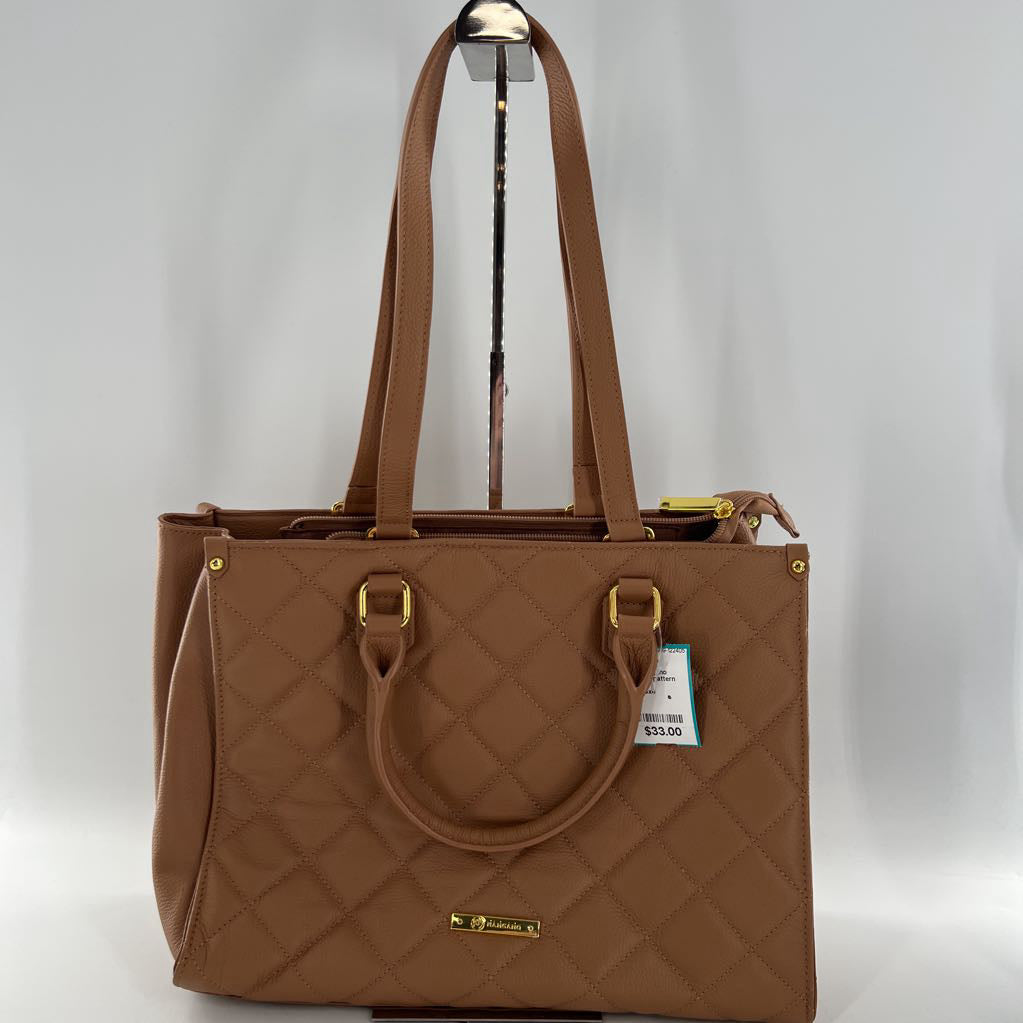 diamond pattern footed dual handle tote