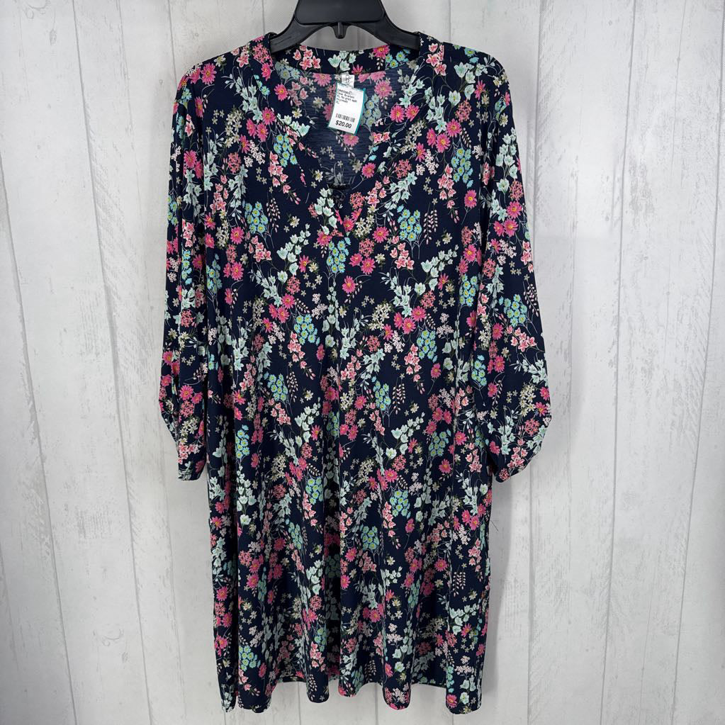 XL flo print split neck tab slv dress
