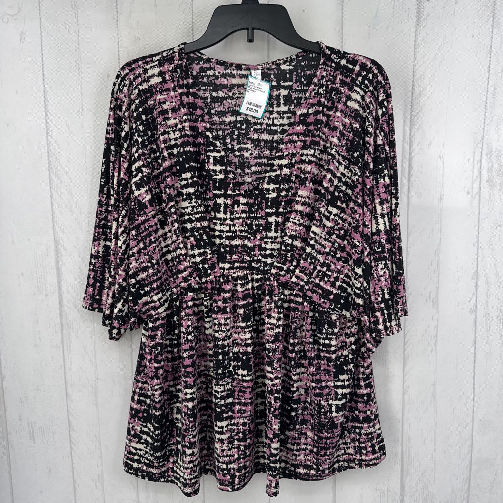M printed v-neck drop shoulder top