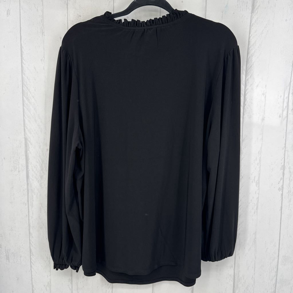2X split neck l/s top