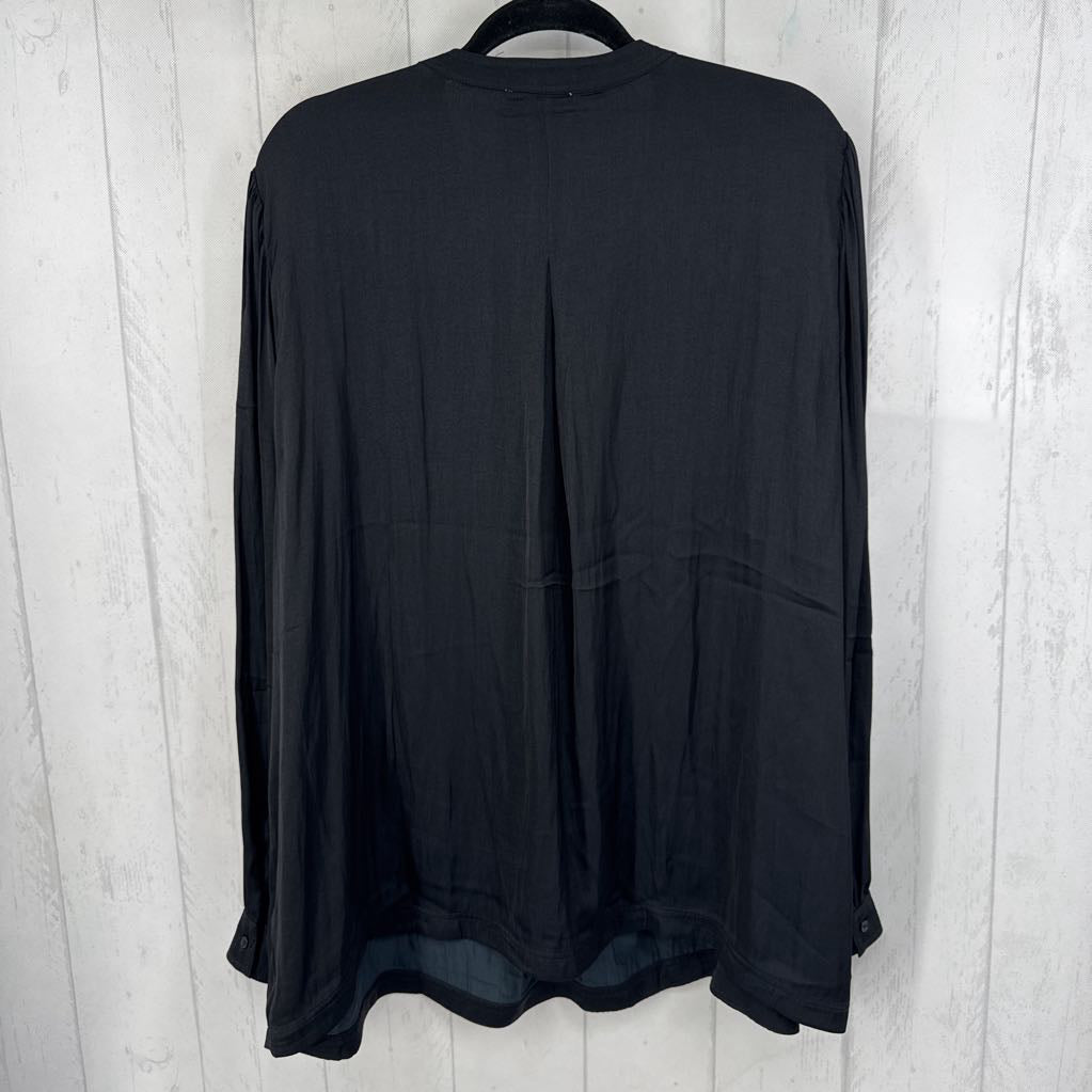 3x silky l/s v-neck top