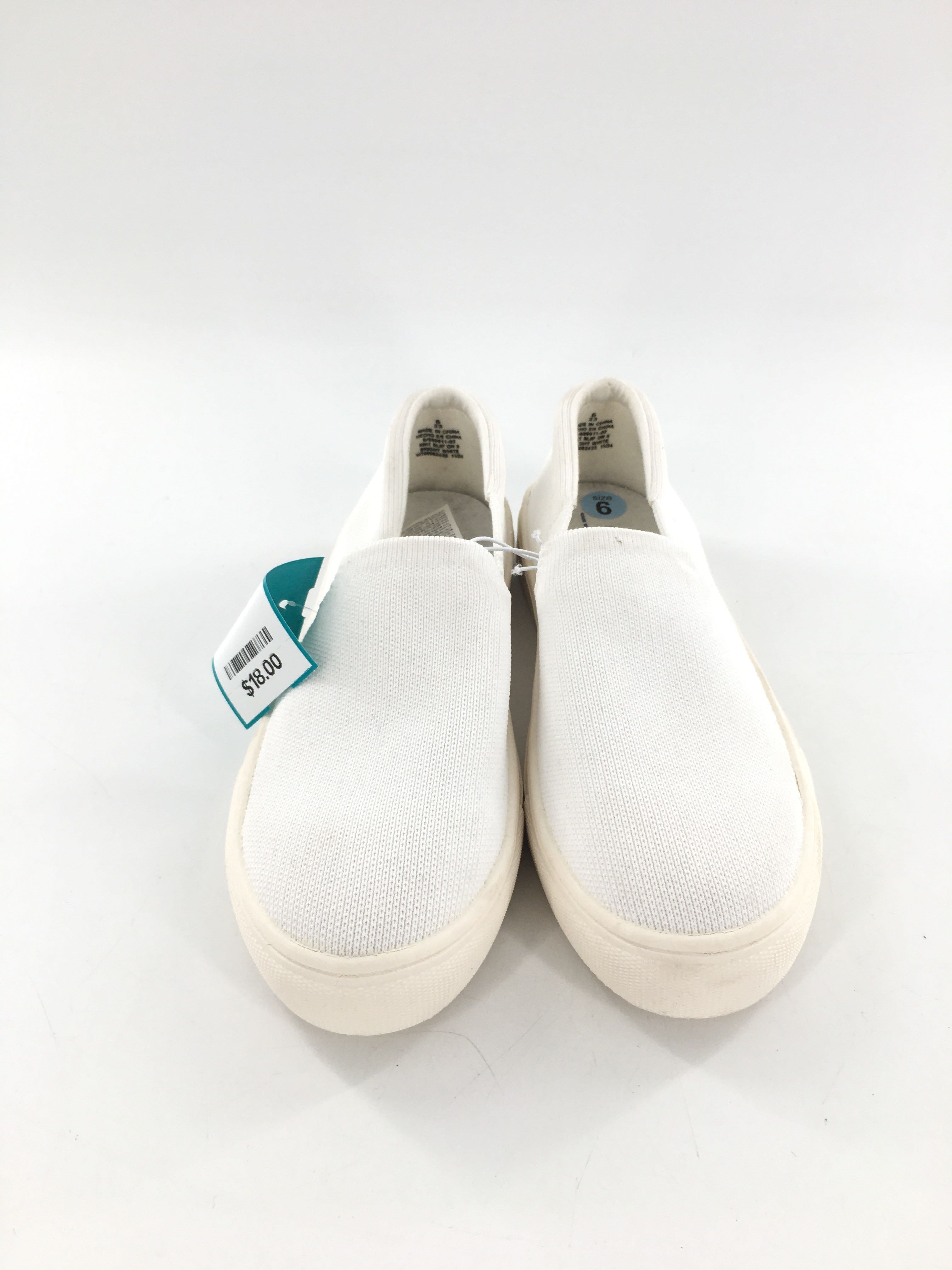 6 slip-on knit sneaker