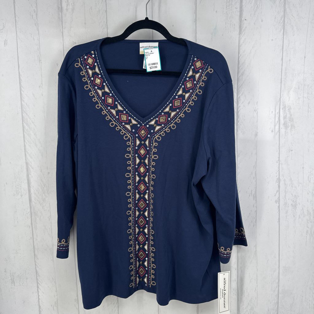R58 2X embroidered v-neck 3/4 slv top