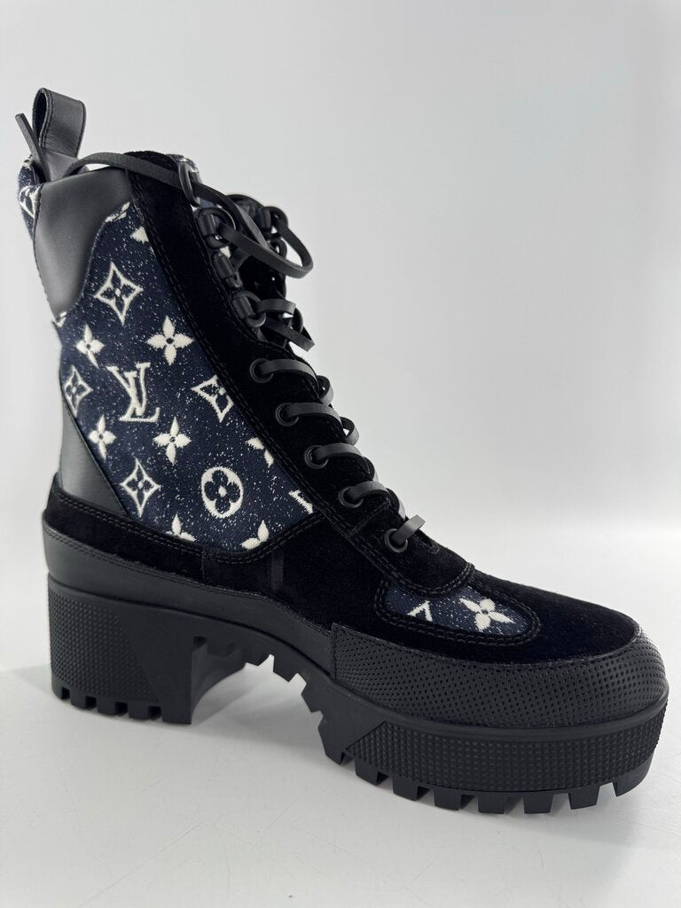 8/8.5 Laureate monogram platform desert boot