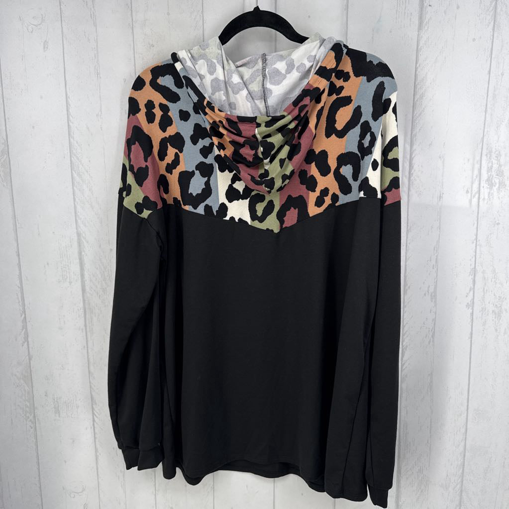 2XL animal print hooded l/s top