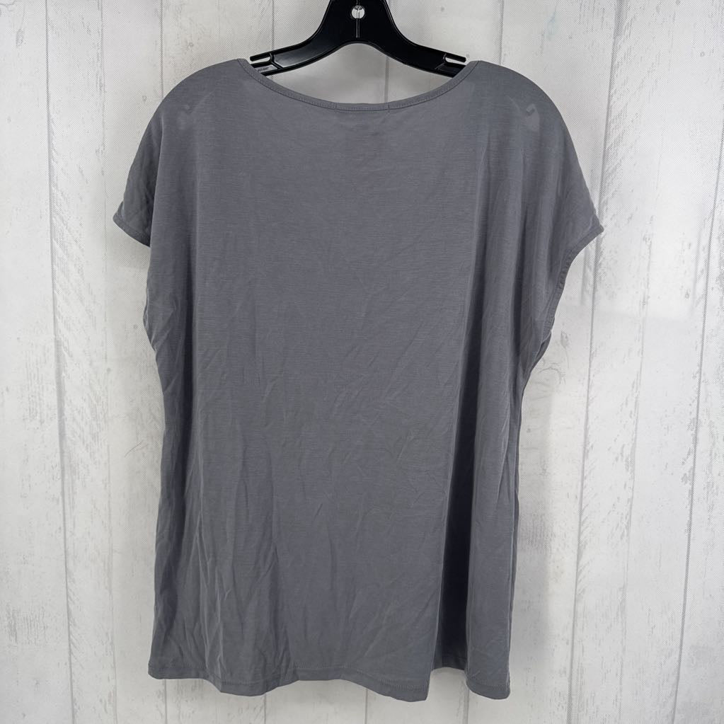 L v-neck button detail s/s top