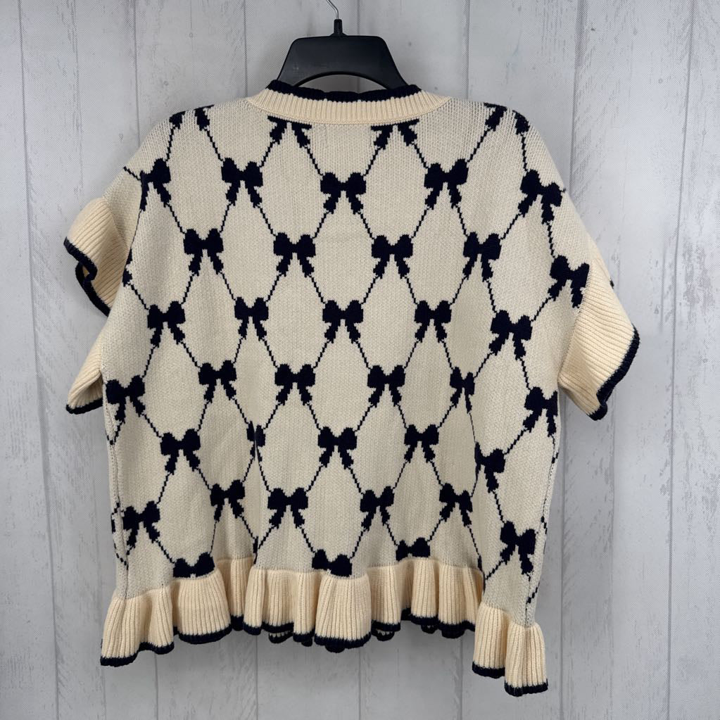 M ruffle hem bow sweater