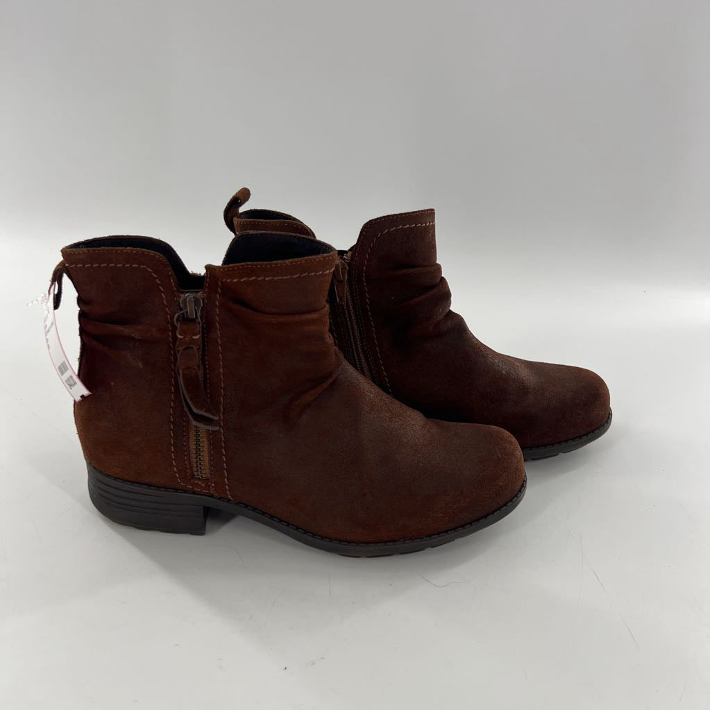 8.5 slouchy ruched side zip ankle boots
