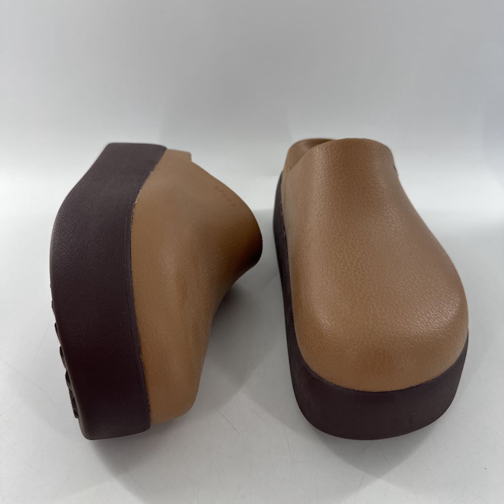 11 platform clogs