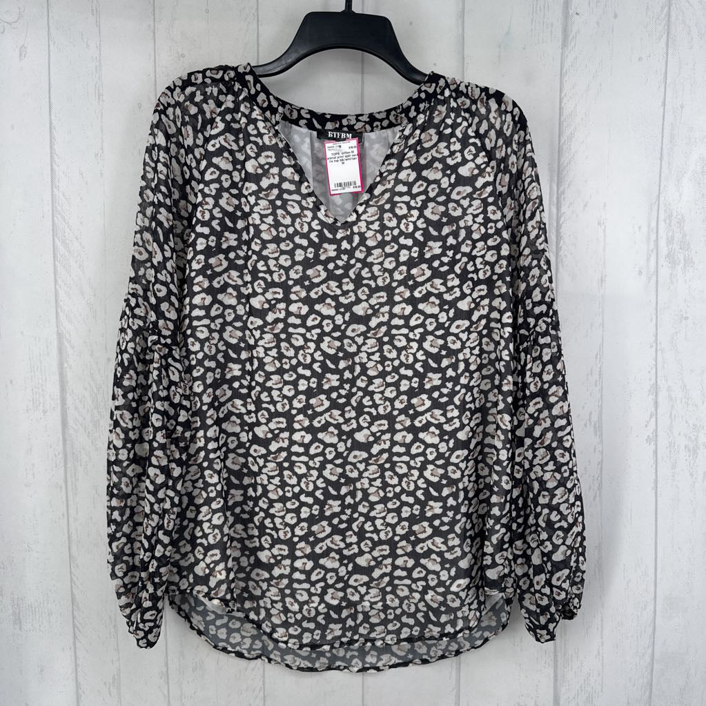 M animal print split neck l/s top