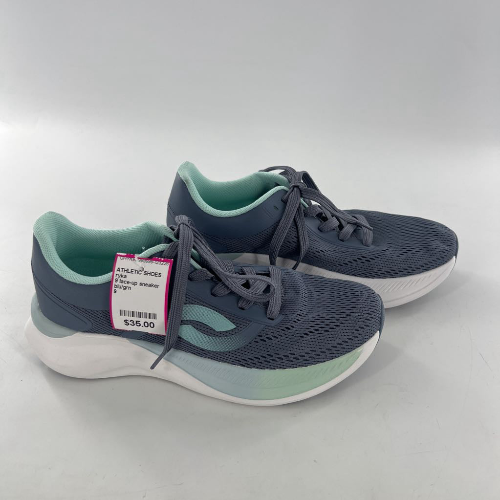 9 lace-up sneaker
