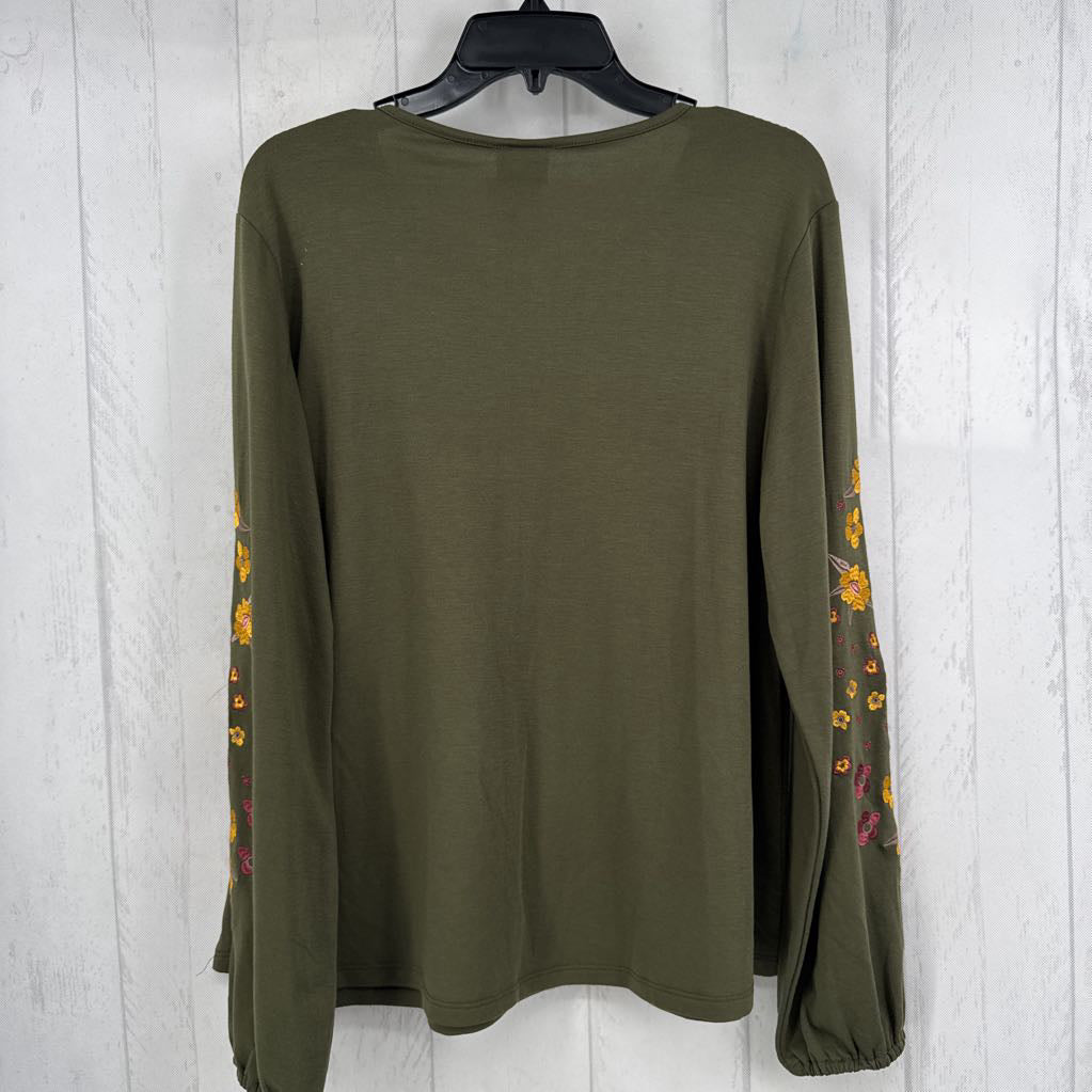 L quilted button front flo embroidered l/s tee