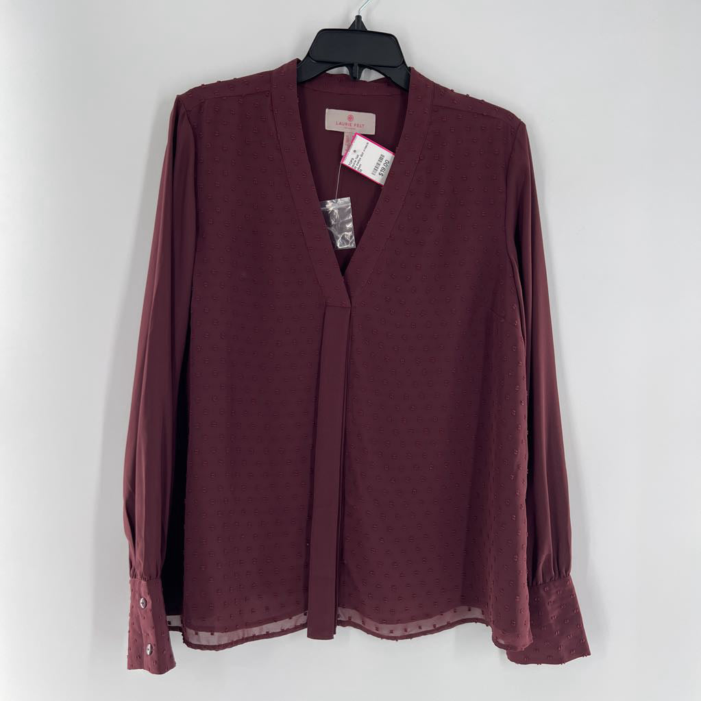 M swiss dot v-neck l/s top