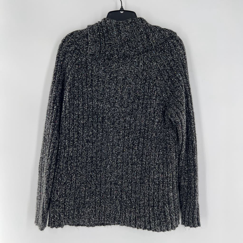 2X ribbed button detail sweater
