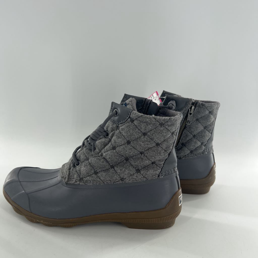 9 quilted duck boot