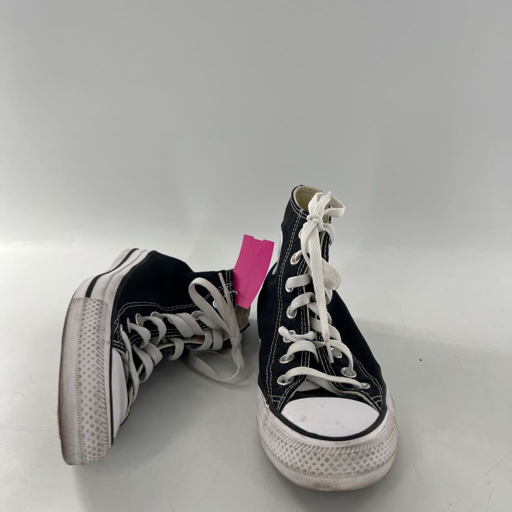 6 lace-up hi-top sneaker