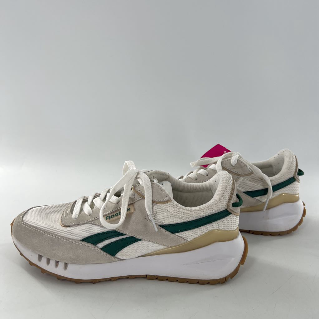 8.5 lace-up sneaker